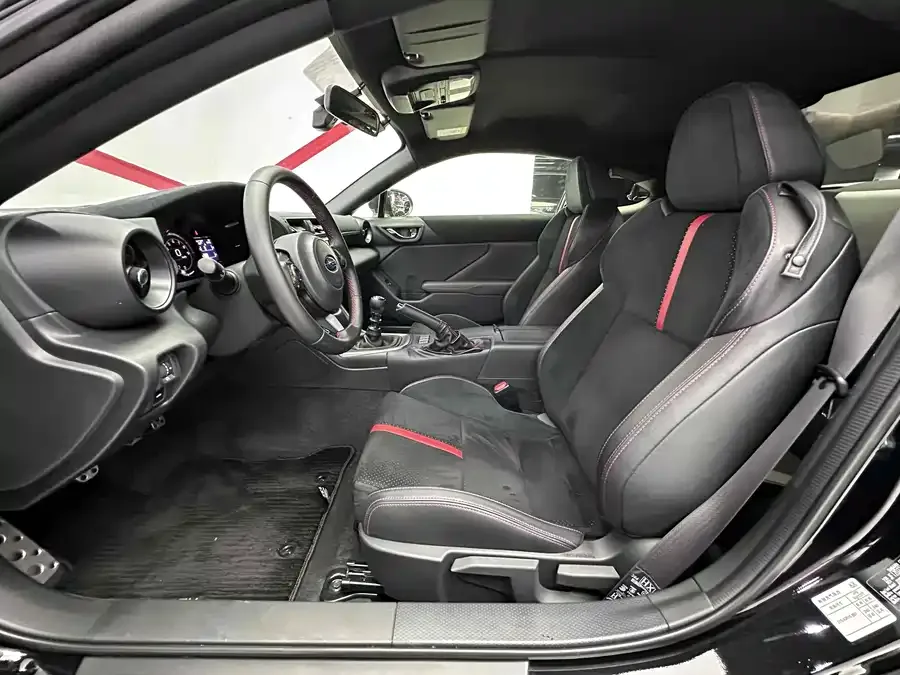 Subaru BRZ 2022 2.4L manual version 2022 — миниатюра 2