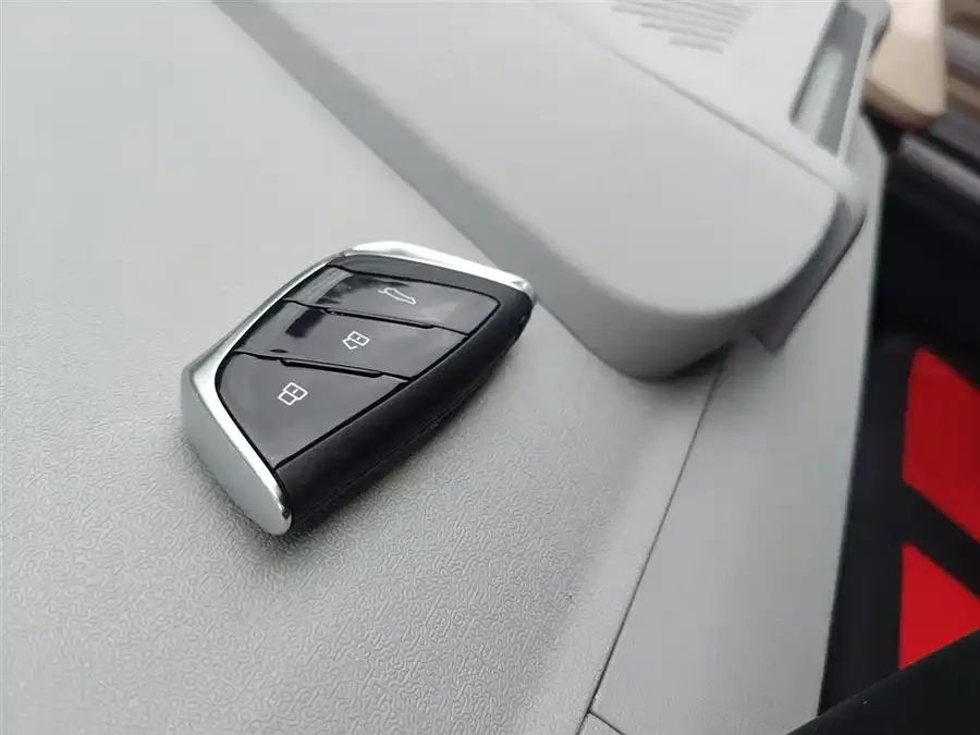 Maxus Dana V1 Dana V1 2025 Low-Roof Multi-functional Version 42kWh 2025 — миниатюра 5