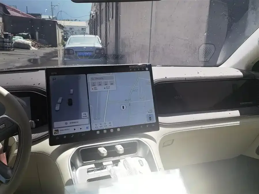 BYD N9 Denza N9 2025 flagship model 2025 — миниатюра 4