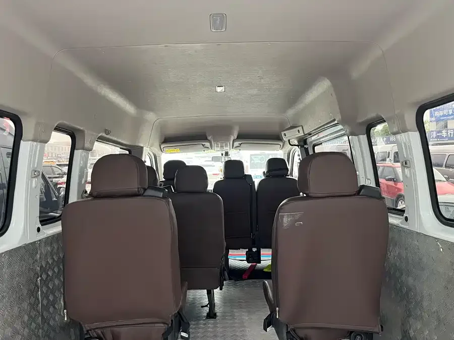 Maxus Xintu V80 Xintu V80 2021 2.0T Manual Classic Aoyuntong 139PS Mid-wheelbase Mid-roof 6/7/8/9 Seats 2022 — миниатюра 5