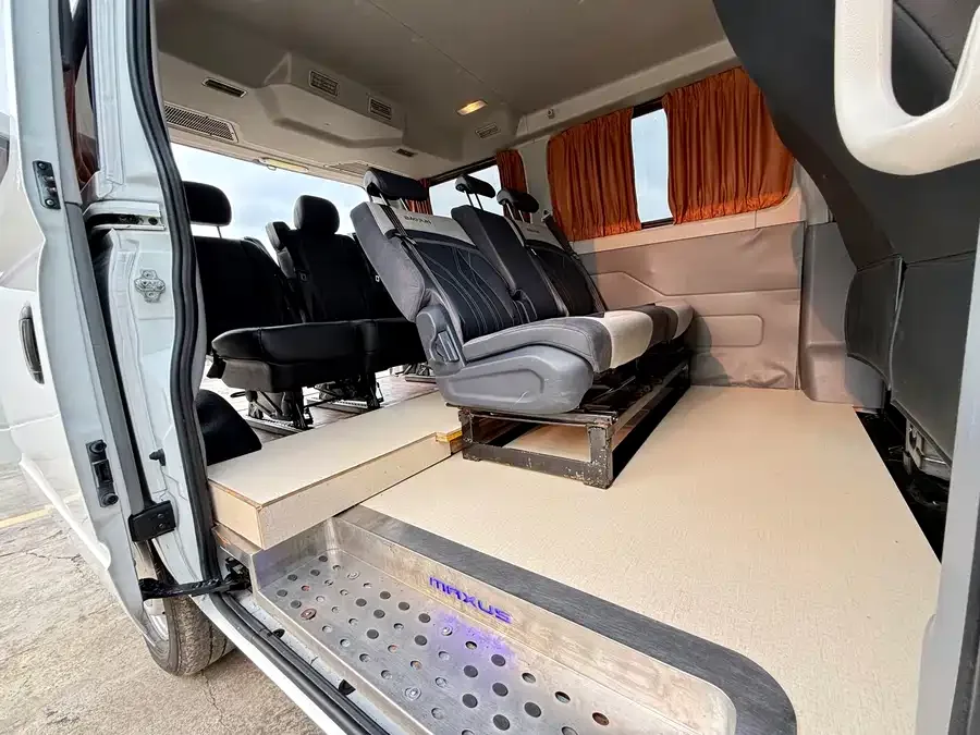 Maxus Xintu V80 Xintu V80 2021 2.0T PLUS Manual City Edition Short Axle Ultra-Low Roof 7/8/9 Seaters 2022 — миниатюра 4