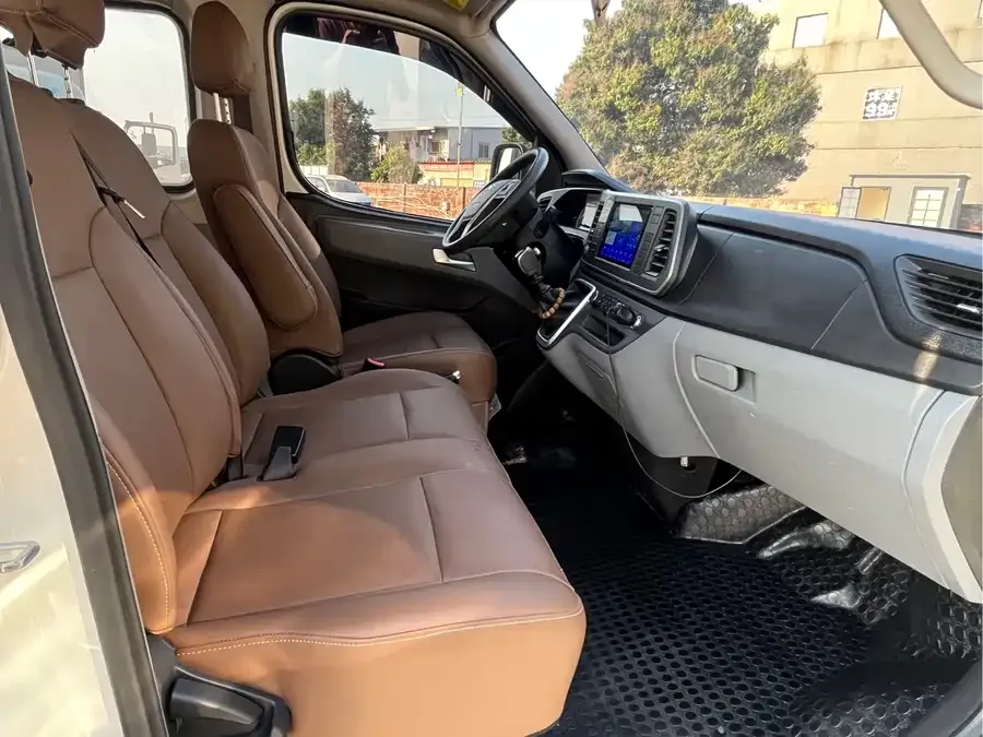 Maxus Xintu V80 Xintu V80 2024 Aoyuntong Value Edition 6AMT Short Wheelbase Ultra-Low Roof 127Ps 7/8/9 Seats 2025 — миниатюра 3