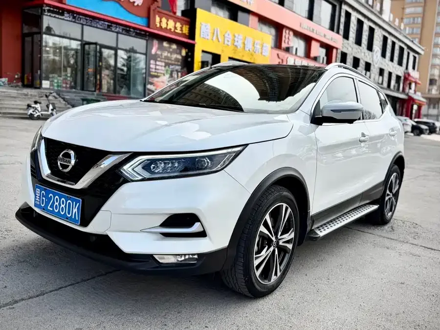 Nissan Qashqai Qashqai 2022 2.0L CVT XV Prem Luxury Edition 2022 — фото 1, купить с доставкой в Москву