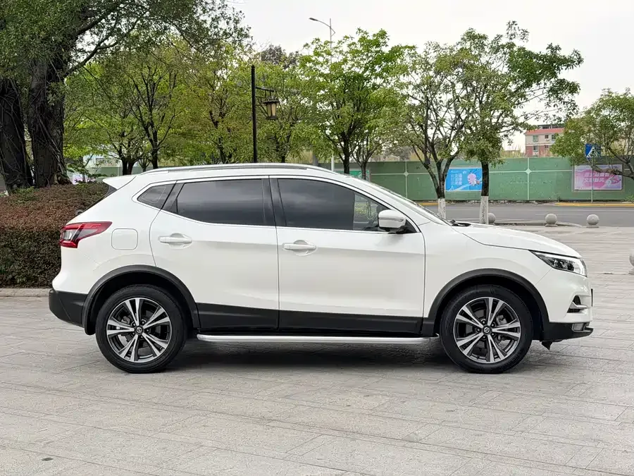 Nissan Qashqai Qashqai 2022 2.0L CVT XV Prem Luxury Edition 2023 — миниатюра 5