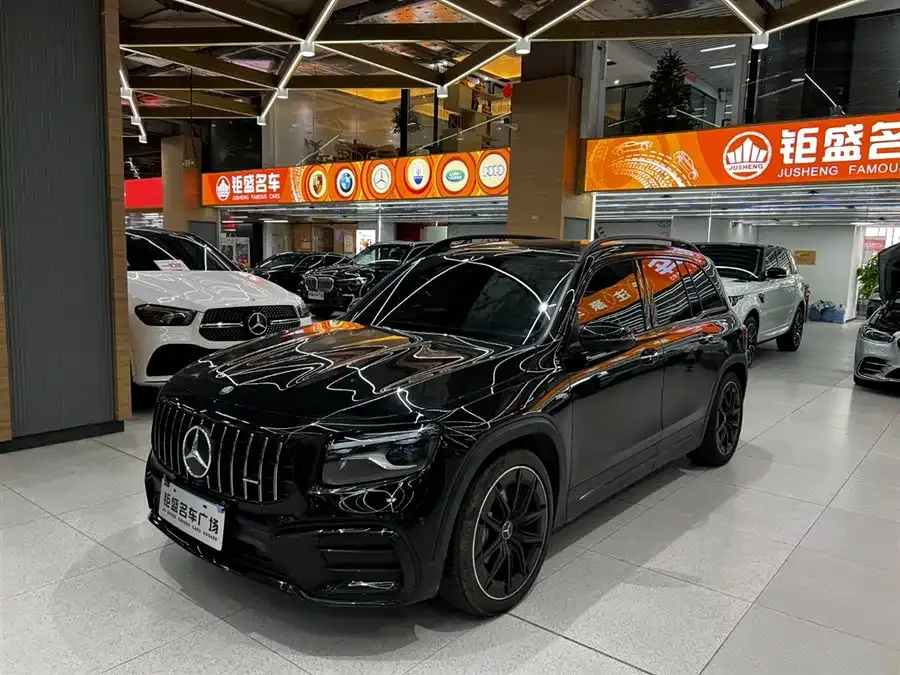 Mercedes-Benz GLB AMG 2025