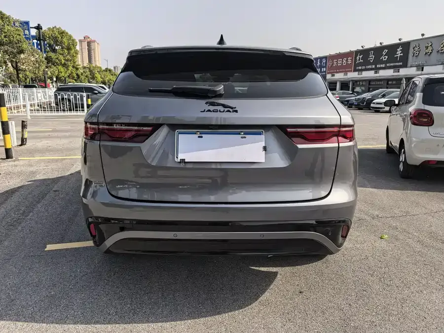 Jaguar F-Pace 2024 P250 R-Dynamic HSE 2024 — миниатюра 2
