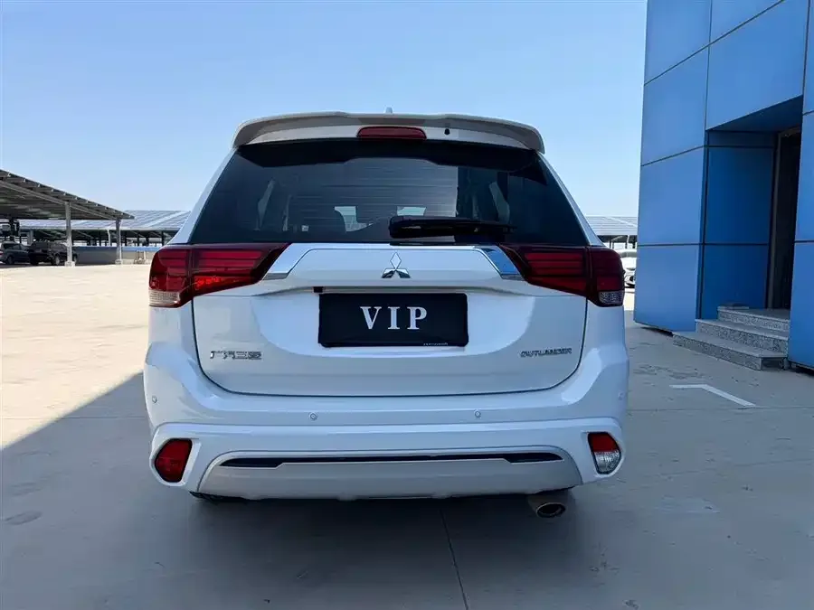 Mitsubishi Outlander Outlander 2021 facelift 2.0L 2WD Enjoy Edition 5 seats 2022 — миниатюра 2