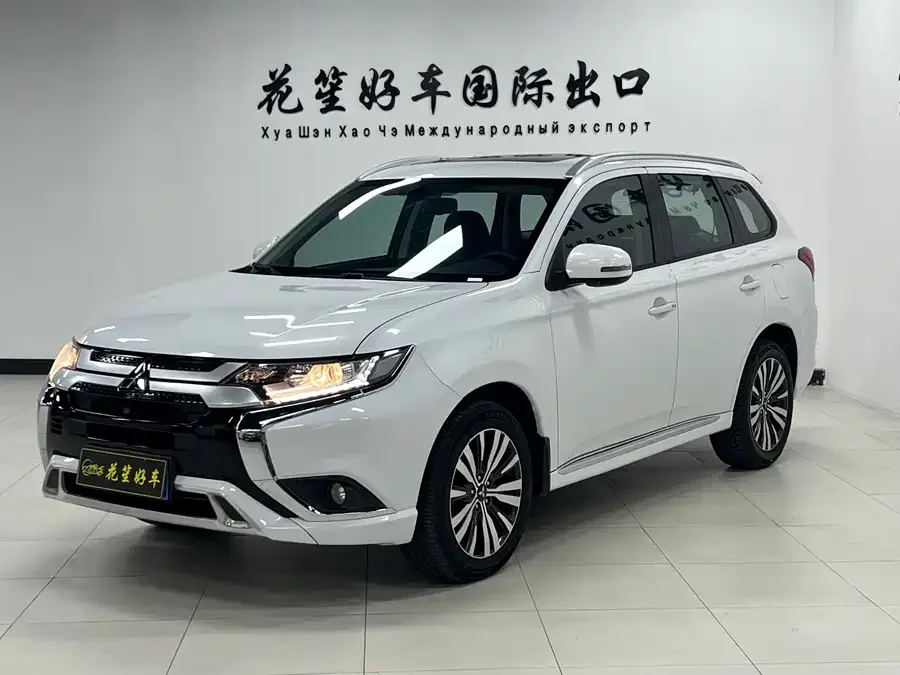 Mitsubishi Outlander Outlander 2021 2.0L 2WD Enjoy Edition 5 Seaters 2022 — фото 1, купить с доставкой в Москву