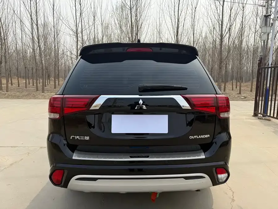 Mitsubishi Outlander Outlander 2021 2.4L 4WD Enjoy Edition 7 Seaters 2022 — миниатюра 2