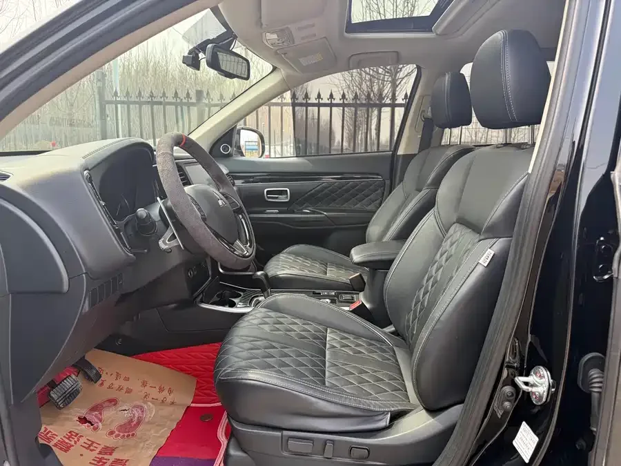 Mitsubishi Outlander Outlander 2021 2.4L 4WD Enjoy Edition 7 Seaters 2022 — миниатюра 3