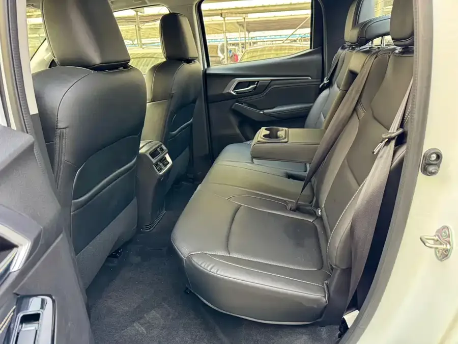 Isuzu D-Max D-MAX 2021 1.9T automatic four-wheel drive diesel Global aggressive RZ4E 2023 — миниатюра 5