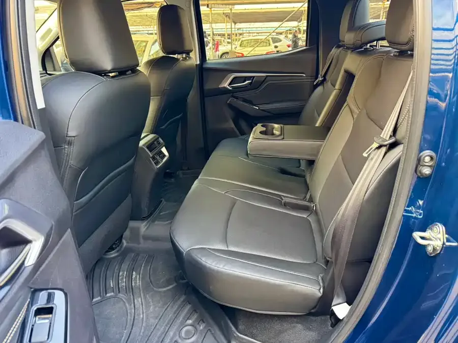 Isuzu D-Max D-MAX 2021 1.9T automatic four-wheel drive diesel Global aggressive RZ4E 2023 — миниатюра 5