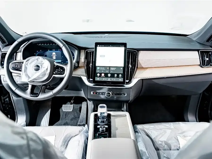 Volvo XC90 Plug-in Hybrid 2025 T8 Smart Luxury Edition 7-seater 2026 — миниатюра 4