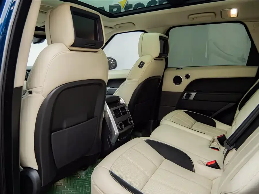 Land Rover Range Rover Sport Range Rover Sport 2022 3.0 L6 Dark Blue Glitter Edition 2022 — миниатюра 5