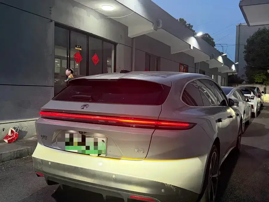 NIO ET5T NIO ET5T 2025 75kWh Touring 2025 — миниатюра 2