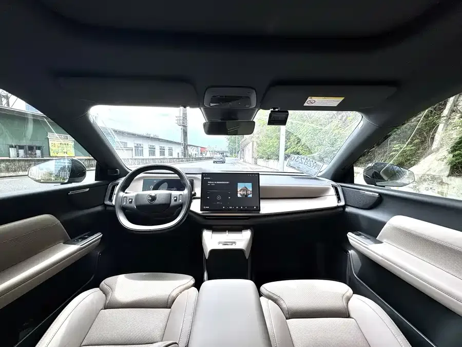 Volvo XC70 plug-in hybrid Volvo XC70 Plug-in Hybrid 2026 Four-Wheel Drive Long Range Plus 2026 — миниатюра 2