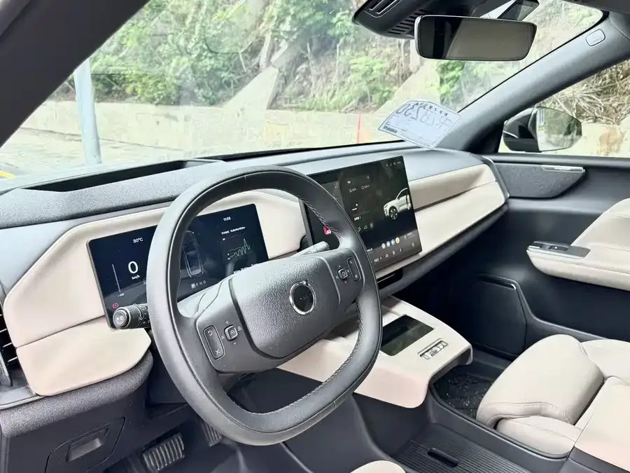 Volvo XC70 plug-in hybrid Volvo XC70 Plug-in Hybrid 2026 Four-Wheel Drive Long Range Plus 2026 — миниатюра 4