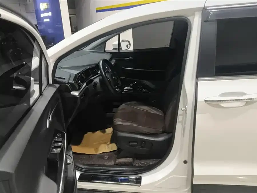 Hyundai Custo Kustu 2021 270TGDi Premium Edition LUX 2023 — миниатюра 3