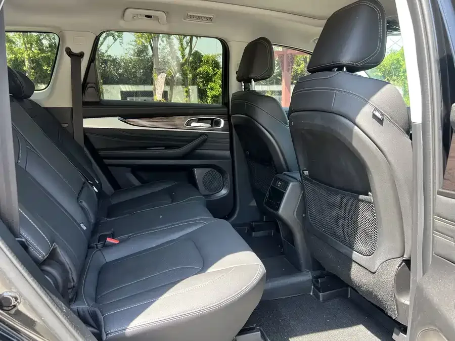 Exeed VX Xingtu Lanyue 2021 400T 2WD Xingyao Pro Edition 7 Seaters 2022 — миниатюра 3
