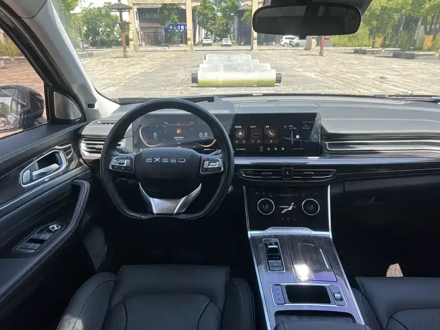 Exeed VX Xingtu Lanyue 2021 400T 2WD Xingyao Pro Edition 7 Seaters 2022 — миниатюра 4