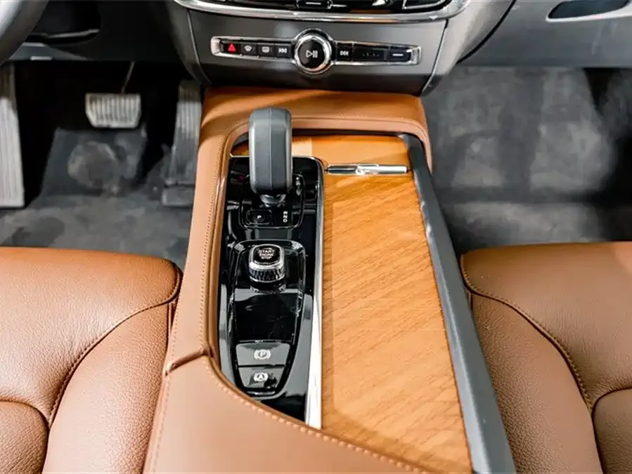 Volvo S90 2025 B5 Zhiyi Luxury Edition 2025 — миниатюра 4