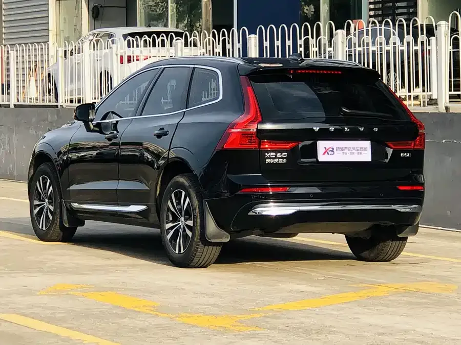 Volvo XC60 2024 B5 4WD Zhiyi Luxury Edition 2024 — миниатюра 4