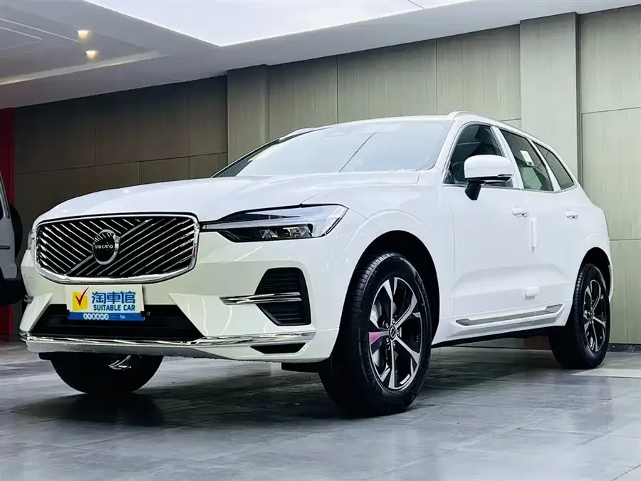 Volvo XC60 2026 B5 4WD Zhiyi Luxury Edition 2026 — фото 1, купить с доставкой в Москву