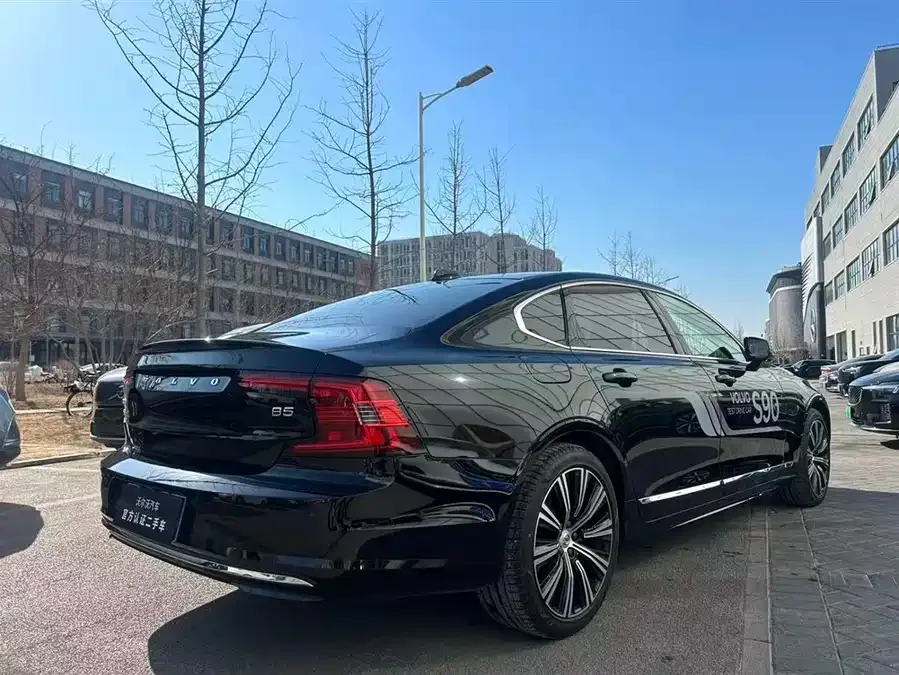 Volvo S90 2025 B5 Smart Luxury Edition 2024 — миниатюра 2