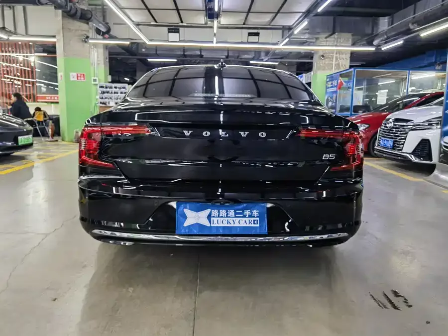 Volvo S90 2024 B5 Luxury Edition 2024 — миниатюра 2