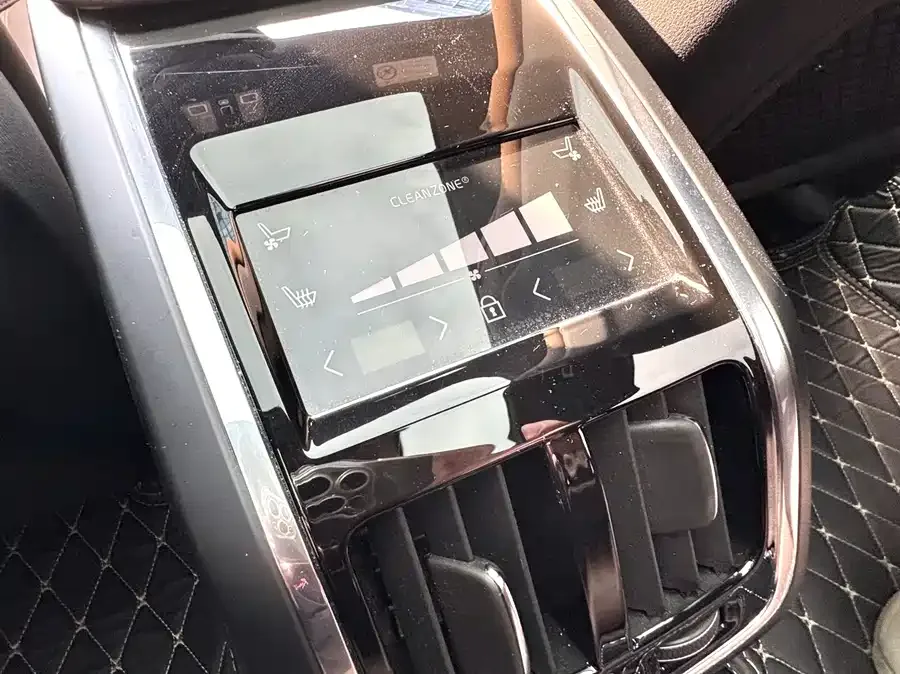 Volvo S90 2024 B5 Smart Luxury Edition 2024 — миниатюра 4