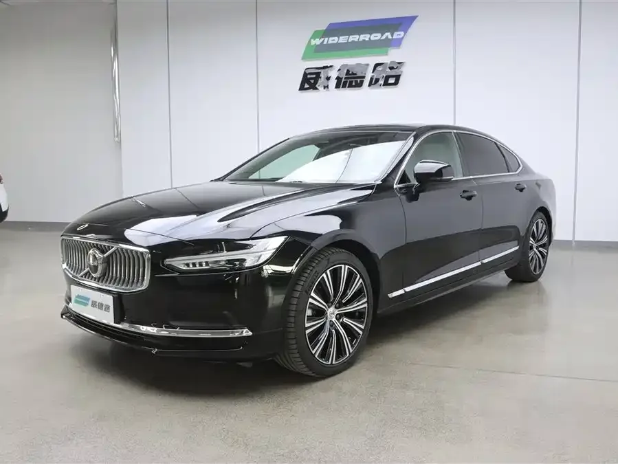 Volvo S90 2024 B5 Zhiyuan Luxury Edition 2024 — фото 1, купить с доставкой в Москву