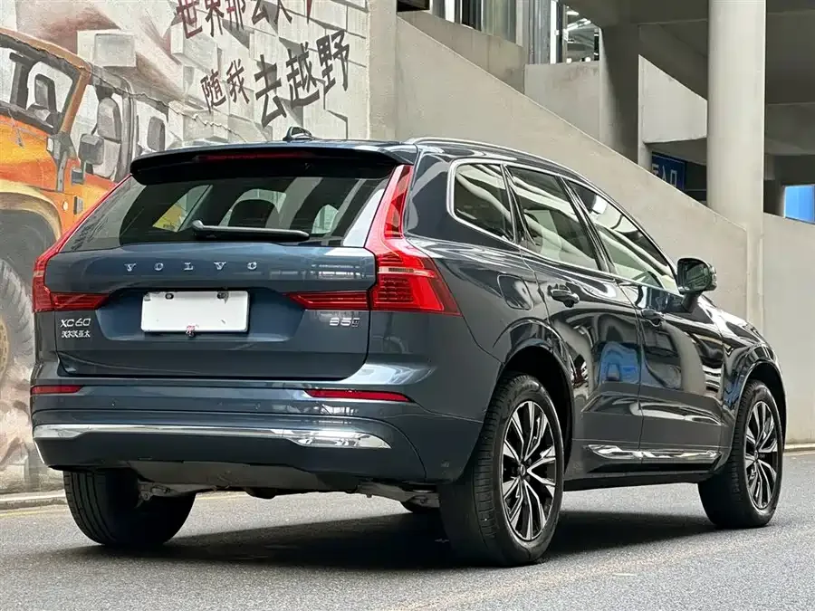 Volvo XC60 2025 B5 4WD Zhiyuan Luxury Edition 2025 — миниатюра 2