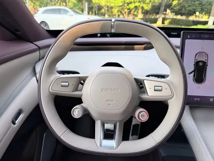 Xiaomi YU7 Xiaomi YU7 2025 Ultra-Long-Range Rear-Wheel Drive Edition 2025 — миниатюра 3