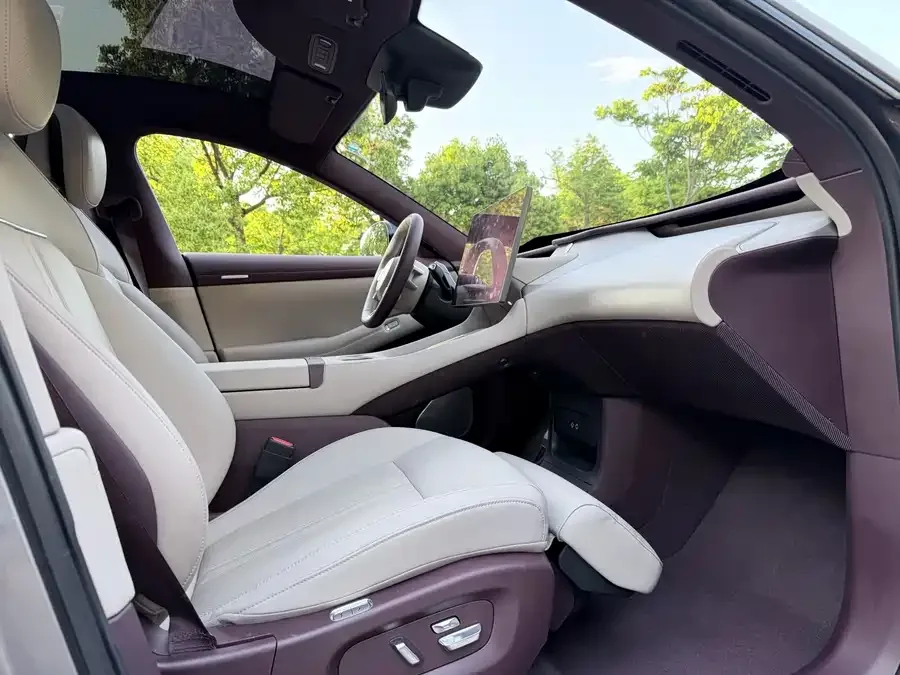 Xiaomi YU7 Xiaomi YU7 2025 Ultra-Long-Range Rear-Wheel Drive Edition 2025 — миниатюра 5