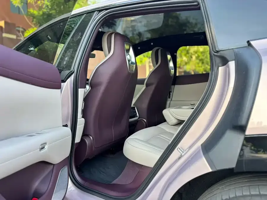 Xiaomi YU7 Xiaomi YU7 2025 Ultra-Long-Range Rear-Wheel Drive Edition 2025 — миниатюра 2