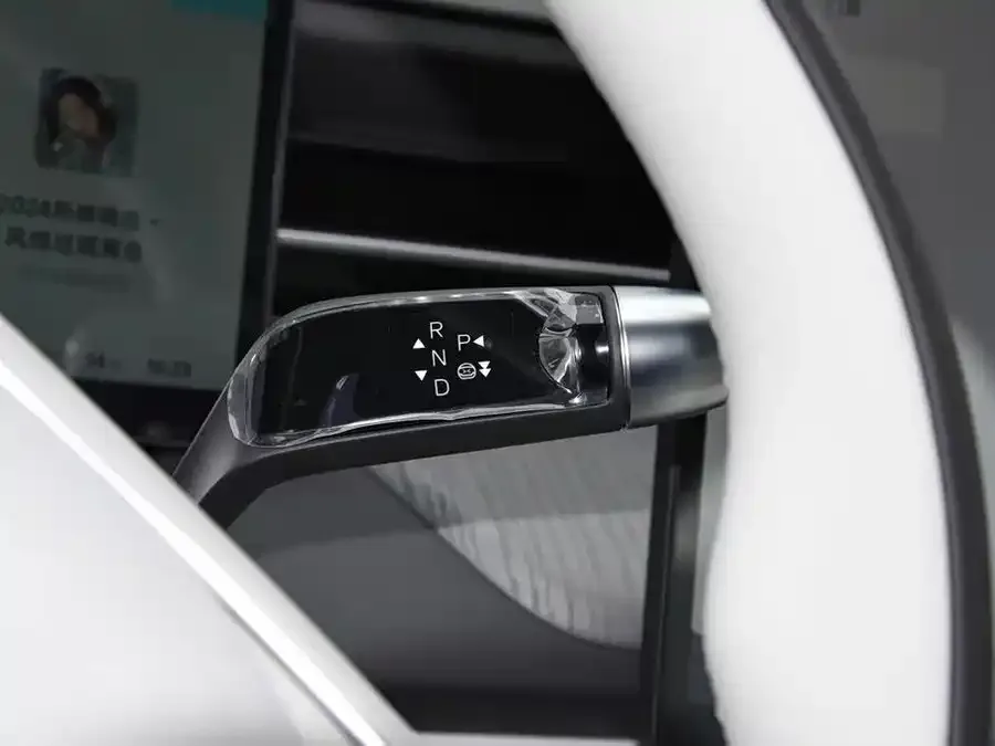 XPeng G6 Xpeng G6 2025 Model 625 Long Range Max Technology Edition 2025 — миниатюра 3