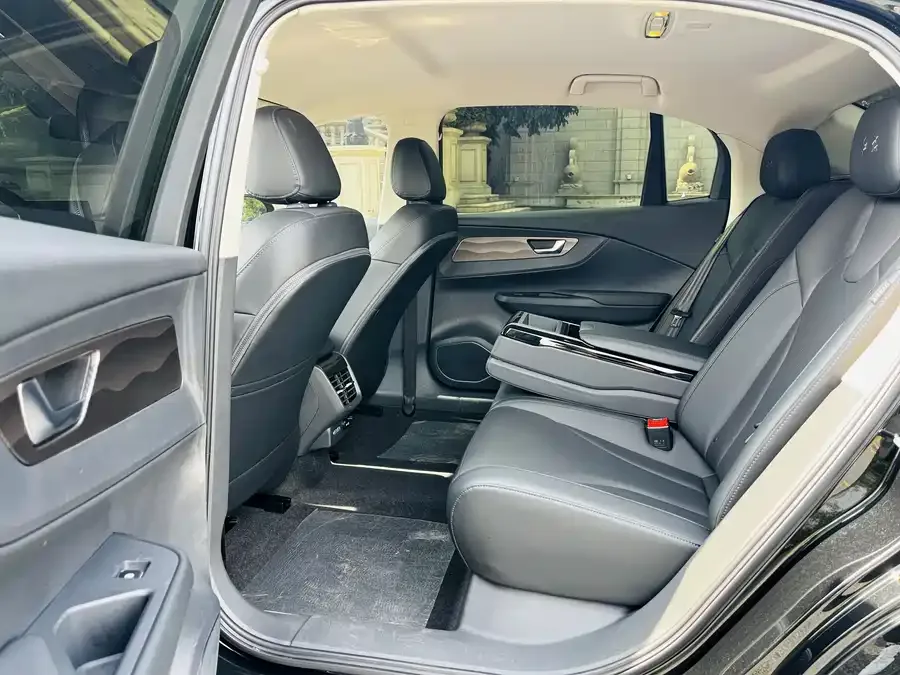 Hongqi E-QM5 Hongqi E-QM5 2023 facelift basic travel version 2023 — миниатюра 2