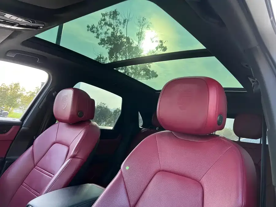 Porsche Cayenne New Energy Cayenne New Energy 2022 Cayenne E-Hybrid 2.0T Platinum Edition 2022 — миниатюра 4