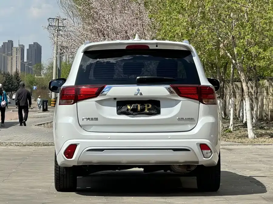 Mitsubishi Outlander Outlander 2021 2.0L 2WD Enjoy Edition 5 Seaters 2022 — миниатюра 2