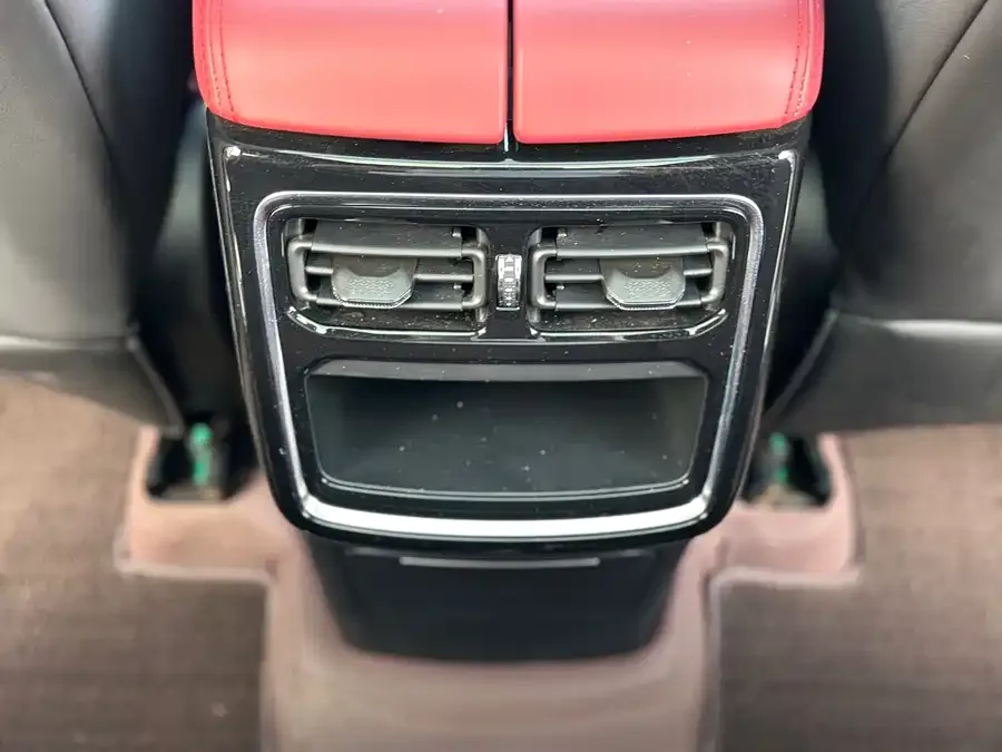 Jetour X70 Plus JETOUR X70 PLUS 2024 Champion Edition 1.5T DCT Champion PRO 7 Seaters 2024 — миниатюра 4