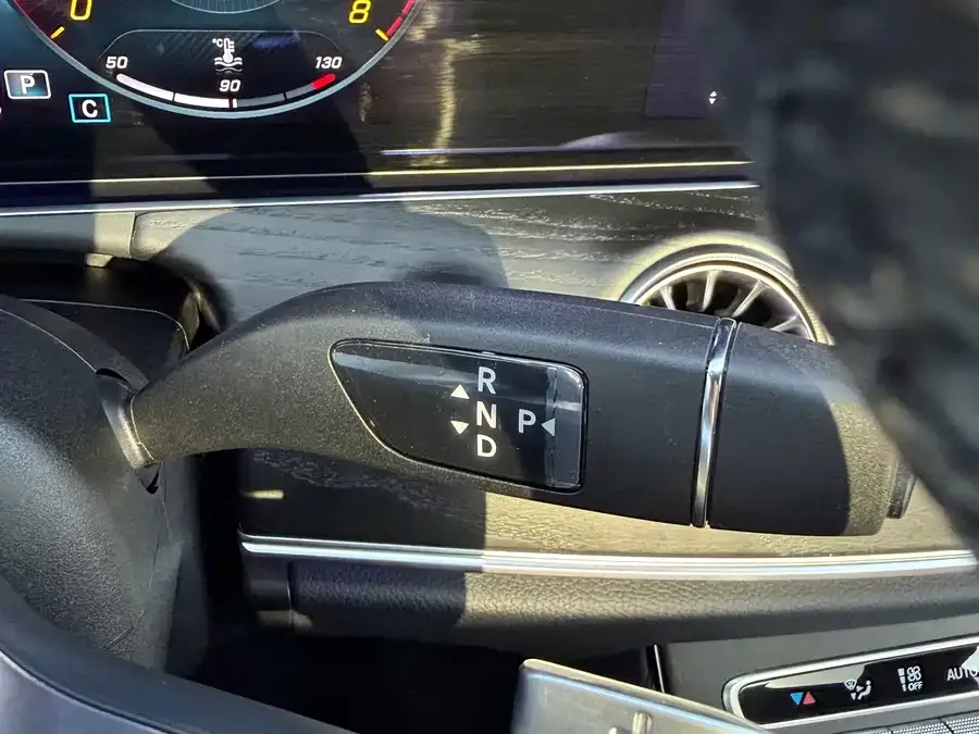 Mercedes-Benz E-Class Mercedes-Benz E-Class (Imported) 2023 E 260 4MATIC Coupe 2023 — миниатюра 5