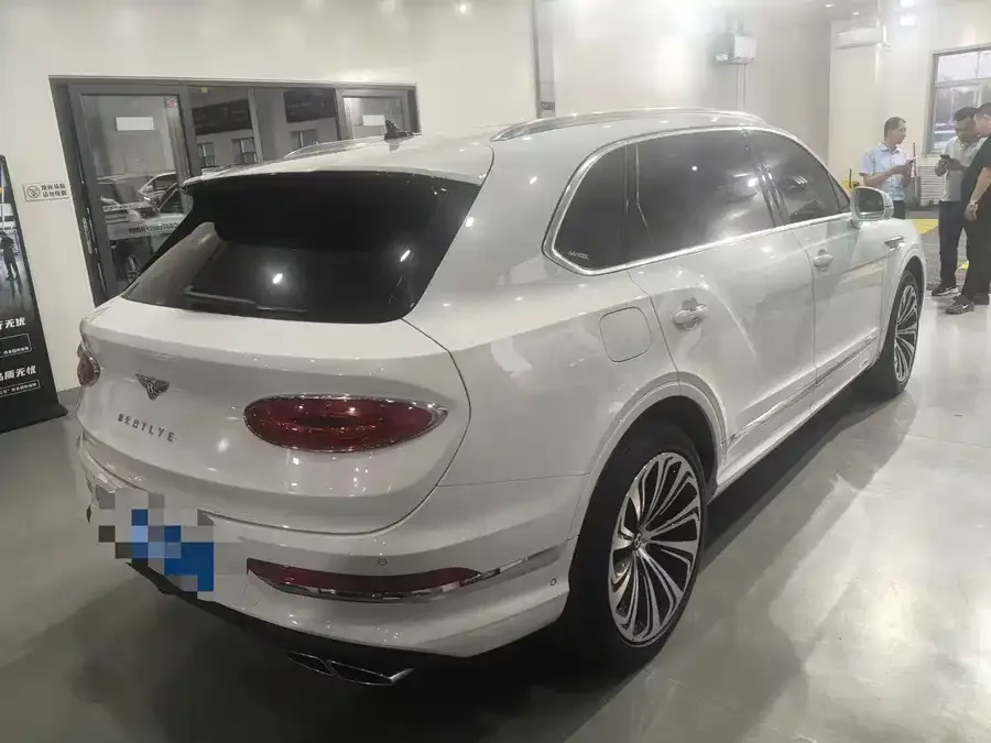 Bentley Bentayga Bentayga 2024 4.0T V8 Long Wheelbase Yadu Edition 2024 — миниатюра 5