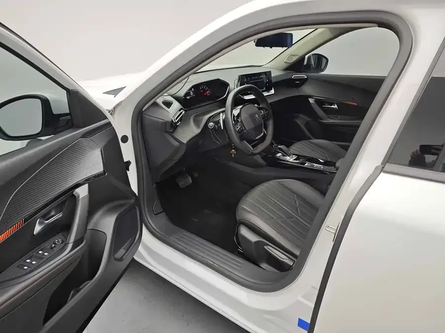 Peugeot 2008 Peugeot 2008 2022 230THP THE ONE 2025 — миниатюра 3