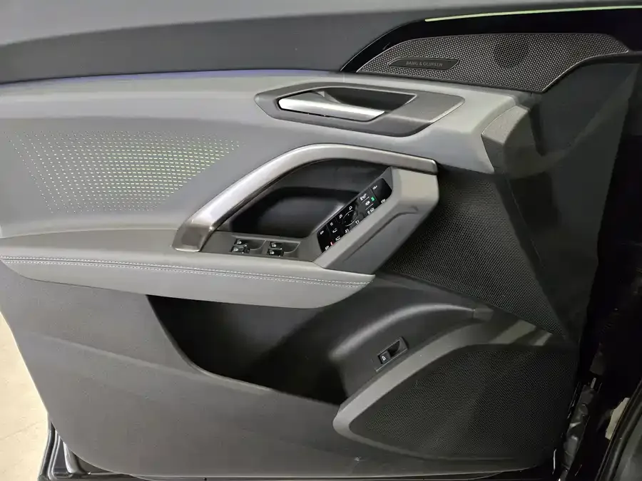Audi Q5L 2026 2.0T Intelligent Hybrid Premium Edition 2026 — миниатюра 5
