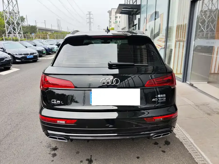 Audi Q5L 2024 40 TFSI Luxury Dynamic Edition 2024 — миниатюра 4