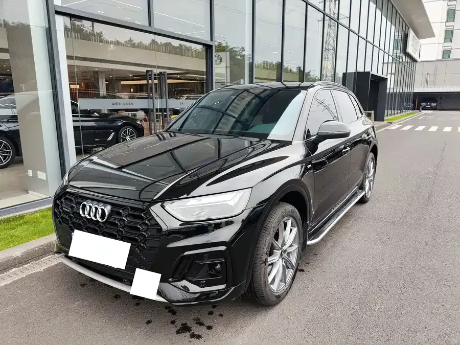 Audi Q5L 2024 40 TFSI Luxury Dynamic Edition 2024 — фото 1, купить с доставкой в Москву