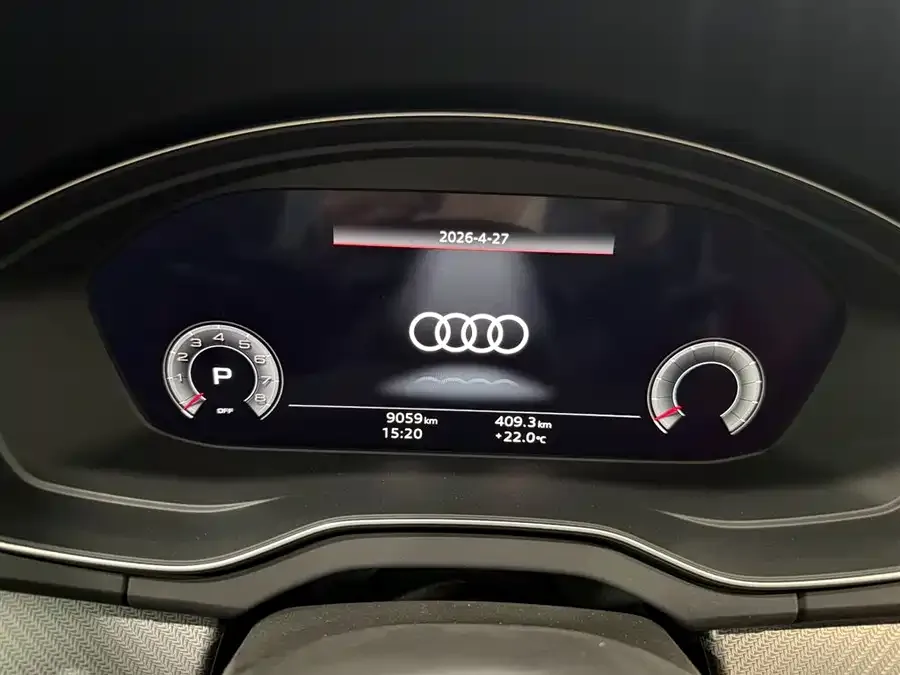 Audi Q5L 2025 45th Anniversary Collector's Edition 40 TFSI Luxury Dynamic Edition 2025 — миниатюра 5