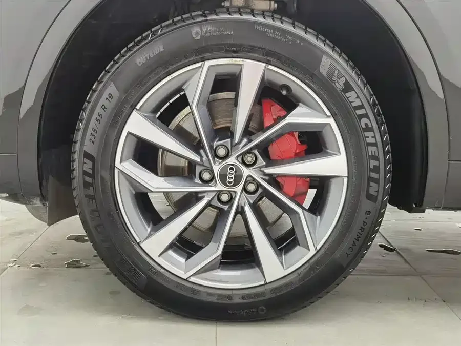 Audi Q5L 2024 40 TFSI Luxury Dynamic Edition 2024 — миниатюра 5