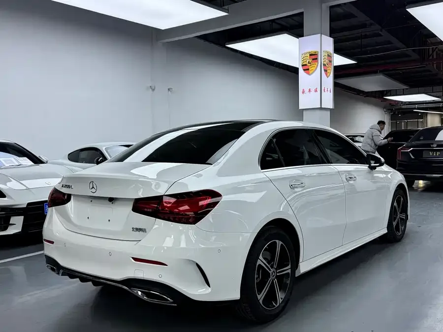 Mercedes-Benz Class A Mercedes-Benz A-Class 2023 A 200 L Fashion Edition 2023 — миниатюра 5