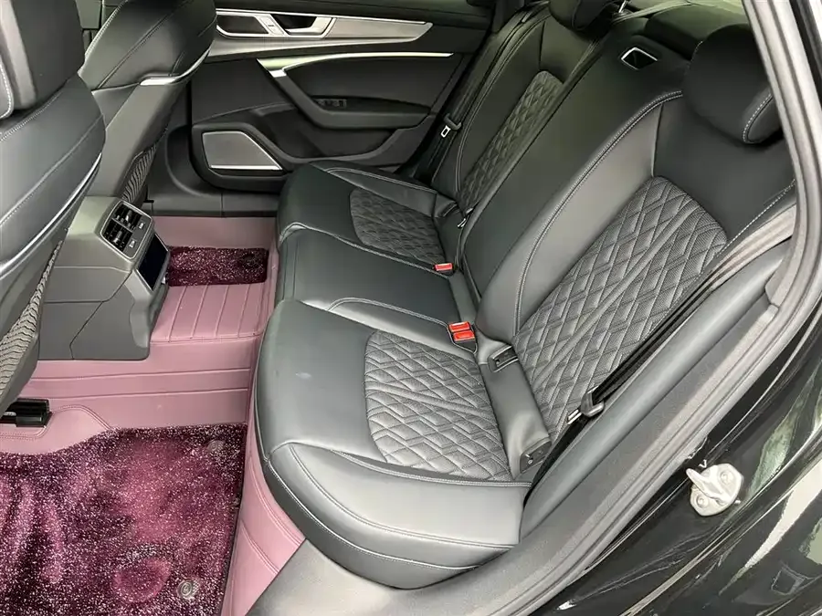 Audi A6L 2025 45 TFSI Selected Dynamic Edition 2025 — миниатюра 5